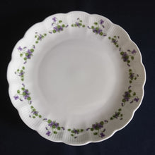 Lade das Bild in den Galerie-Viewer, 2er Set 3er KAFFEEGEDECKE "Viola" - Porzellan, Flora Veilchen Blumenblüten Blatt Blätter Motiv Dekor