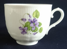 Lade das Bild in den Galerie-Viewer, 2er KAFFEEGEDECK "Viola" - Porzellan, Flora Veilchen Blumenblüten Blatt Blätter Motiv Dekor
