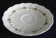 Lade das Bild in den Galerie-Viewer, 2er TEEGEDECK "Viola" - Porzellan, Flora Veilchen Blumenblüten Blatt Blätter Motiv Dekor