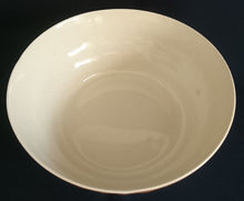 Lade das Bild in den Galerie-Viewer, BEILAGENSCHÜSSEL - Porzellan, Wellenartiges Geschwungenes Linien Relief Dekor