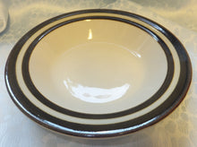 Lade das Bild in den Galerie-Viewer, 2er Set SUPPENTELLER - Keramik / Steingut, Doppelter Breiter Linien Dekorrand Motiv