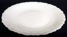 Lade das Bild in den Galerie-Viewer, DESSERTTELLER - Acrylglas, Einfärbiger Gewölbter Linien Wellen Relief Motiv Dekor