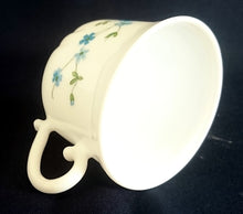 Lade das Bild in den Galerie-Viewer, 2er Set TEETASSEN - Acrylglas, Blumen Blüten Wolken Relief Rand Dekor