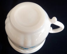 Lade das Bild in den Galerie-Viewer, 2er Set 2er TEEGEDECKE - Acrylglas, Blumen Blüten Wolken Relief Rand Dekor