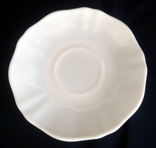 Lade das Bild in den Galerie-Viewer, 2er Set 2er TEEGEDECKE - Acrylglas, Blumen Blüten Wolken Relief Rand Dekor