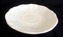 Lade das Bild in den Galerie-Viewer, 12 Teiliges TEESERVICE - Acrylglas, Blumen Blüten Wolken Relief Rand Dekor