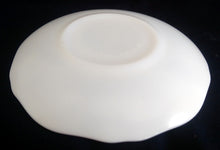 Lade das Bild in den Galerie-Viewer, 2er Set 2er TEEGEDECKE - Acrylglas, Blumen Blüten Wolken Relief Rand Dekor