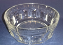 Lade das Bild in den Galerie-Viewer, BEILAGENSCHÜSSEL - Hartglas, Klassisches Waben Relief Motiv Dekor