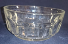 Lade das Bild in den Galerie-Viewer, SALATSCHÜSSEL - Hartglas, Klassisches Waben Relief Motiv Dekor