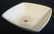 Lade das Bild in den Galerie-Viewer, SALAT~ BEILAGENSCHALE - Porzellan, Flora Orchideenblume Blüte Knospen Motiv Dekor