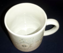 Lade das Bild in den Galerie-Viewer, 2er Set KAFFEETASSEN "100 Jahre" - Porzellan, Flora Rosenblüten Abstrakt Geometrisch Motiv Dekor