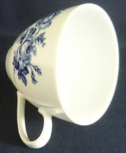 Lade das Bild in den Galerie-Viewer, 2er TEEGEDECK "Henriette" - Porzellan Inglazed, Flora Rosenblumen Blüten Blatt Blätter Motiv Dekor