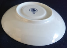 Lade das Bild in den Galerie-Viewer, ESPRESSO UNTERTASSE - Porzellan Inglazed, Traditionelles Zwiebelmuster Motiv Dekor