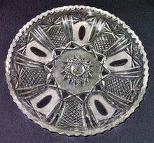 Lade das Bild in den Galerie-Viewer, DESSERTSCHALE - 24% Pbo Bleikristall, Abstrakt Stern Linien Ananas Obst Motiv Dekor