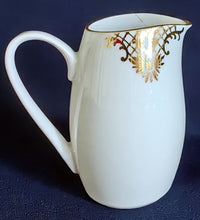 Lade das Bild in den Galerie-Viewer, 15 Teiliges MOCCA~ KAFFEESERVICE - Porzellan, Goldrand Geometrisch Abstrakt Symbol Zeichen Wappen Dekor Motiv