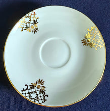 Lade das Bild in den Galerie-Viewer, 2er MOCCA~ KAFFEEGEDECK - Porzellan, Goldrand Geometrisch Abstrakt Symbol Zeichen Wappen Dekor Motiv