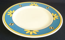 Lade das Bild in den Galerie-Viewer, DESSERTTELLER - Porzellan, Gelber Breiter Schmaler Linien Rand Blumenblüten Karo Diamant Motiv Dekor
