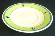 Lade das Bild in den Galerie-Viewer, 2er Set UNTERTASSEN - Porzellan, Grüner Breiter Schmaler Linien Rand Karo Diamant Motiv Dekor