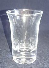 Lade das Bild in den Galerie-Viewer, 2er Set SHOT~ SCHNAPS~ GETRÄNKEGLAS - Hartglas, Klares Ungeschliffenes Motiv Dekor