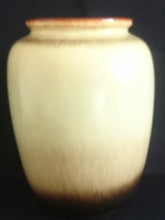 Lade das Bild in den Galerie-Viewer, BLUMENVASE - Keramik / Steingut, Senkrecht Farbverlaufendes Farben Motiv Dekor