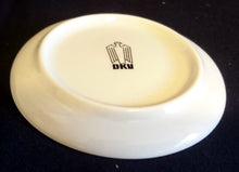 Lade das Bild in den Galerie-Viewer, SAMMELTELLERCHEN UNTERSETZER - Porzellan, Kirche Wasserstraße Speicherstadt Hamburg Nicoleifleet Motiv Dekor