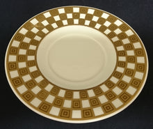 Lade das Bild in den Galerie-Viewer, UNTERTASSE - Porzellan, Goldrand Breite Streifen Vierecke Quadrate Schachbrett Punkte Motiv Dekor