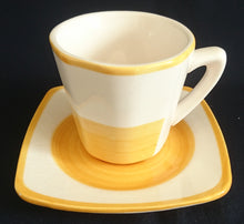 Lade das Bild in den Galerie-Viewer, 2er KAFFEEGEDECK - Keramik / Steingut, Wirbel Kreise Spirale Rand Motiv Dekor