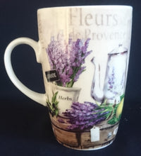 Lade das Bild in den Galerie-Viewer, KAFFEETASSE ~POTT "Casa de Engel"- Porzellan, Flora Lavendel Blumentopf Kaffeekanne Aufschrift Motiv Dekor
