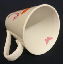 Lade das Bild in den Galerie-Viewer, KAFFEETASSE - Porzellan, Flora Fauna Schmetterling Pflanzen Blatt Blätter Motiv Dekor