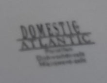 Lade das Bild in den Galerie-Viewer, 2er Set UNTERTASSEN "Atlantic" - Porzellan, Balken Linien Rechtecke Striche Motiv Dekor