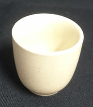 Lade das Bild in den Galerie-Viewer, 6er Set EIERBECHER - Keramik / Steingut, Punkte Tupfen Meliertes Motiv Dekor