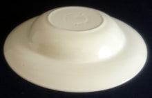 Lade das Bild in den Galerie-Viewer, 2er Set SUPPENTELLER - Keramik / Steingut, Flora Blatt Blätter Pflanzen Landschaft Holzkarren Baum Bäume Kirche Dorf Motiv Dekor