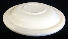 Lade das Bild in den Galerie-Viewer, UNTERTASSE - Porzellan, Flora Blatt Blätter Abstrakt Viereck Motiv Dekor