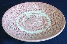 Lade das Bild in den Galerie-Viewer, 2er Set UNTERTASSEN - Keramik / Steingut, Landschaft Berg Burg Flora Blatt Blätter Baum Bäume Motiv Dekor