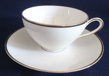 Lade das Bild in den Galerie-Viewer, 2er Set UNTERTASSE - Porzellan, Goldrand Klassisch Motiv Dekor