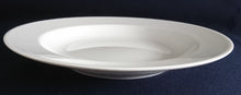 Lade das Bild in den Galerie-Viewer, SUPPENTELLER - Porzellan, Gastronomisches Einfärbiges Motiv Dekor
