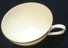Lade das Bild in den Galerie-Viewer, TEETASSE - Porzellan, Goldrand Klassisch Motiv Dekor