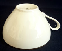 Lade das Bild in den Galerie-Viewer, TEETASSE - Porzellan, Goldrand Klassisch Motiv Dekor