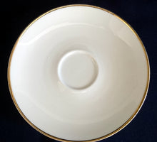 Lade das Bild in den Galerie-Viewer, 2er Set UNTERTASSE - Porzellan, Goldrand Klassisch Motiv Dekor