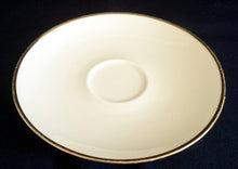 Lade das Bild in den Galerie-Viewer, 2er Set UNTERTASSE - Porzellan, Goldrand Klassisch Motiv Dekor