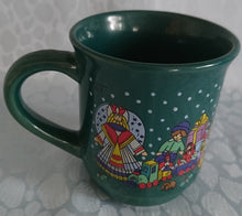 Lade das Bild in den Galerie-Viewer, GLÜHWEINTASSE - Keramik / Steingut, Kinder Geschenke Spielsachen Schneeflocken Motiv Dekor