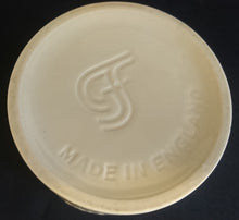 Lade das Bild in den Galerie-Viewer, 2er Set 2er KAFFEEGEDECKE - Keramik / Steingut, Flora Obst Weintrauben Birnen Blatt Blüten Abstrakt Rand Relief Motiv Dekor