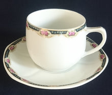 Lade das Bild in den Galerie-Viewer, 3er KAFFEEGEDECK - Porzellan, Goldrand Rosenblüten Bouquet Punkte Kreise Motiv Dekor