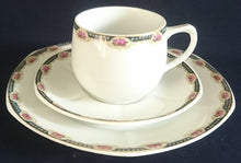 Lade das Bild in den Galerie-Viewer, 3er KAFFEEGEDECK - Porzellan, Goldrand Rosenblüten Bouquet Punkte Kreise Motiv Dekor