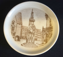 Lade das Bild in den Galerie-Viewer, SAMMELTELLERCHEN UNTERSETZER - Porzellan, Stadt Bremen Statue Denkmal Der Roland Sehenswürdigkeit Motiv Dekor
