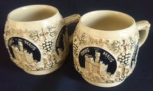 Lade das Bild in den Galerie-Viewer, 2er Set BOWLE~ GETRÄNKEKRÜGE - Keramik / Steingut, Burgen Schloß Schlösser Ruinen Weintrauben Abstrakt Aufschrift Motiv Dekor