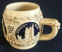 Lade das Bild in den Galerie-Viewer, BOWLE~ GETRÄNKEKRUG - Keramik / Steingut, Burgen Schloß Schlösser Ruinen Weintrauben Abstrakt Aufschrift Motiv Dekor