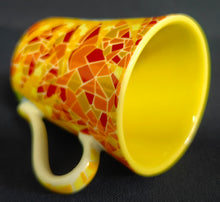 Lade das Bild in den Galerie-Viewer, 2er ESPRESSOGEDECK - Porzellan, Abstrakt Geometrisch Diamanten Glas Splitter Motiv Dekor