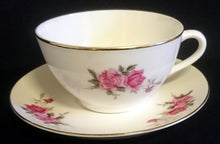 Lade das Bild in den Galerie-Viewer, 2er Set UNTERTASSEN - Porzellan, Goldrand Flora Rosenblumen Blüten Motiv Dekor