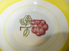 Lade das Bild in den Galerie-Viewer, SALAT~ BEILAGENSCHALE - Porzellan, Obst Weintrauben Breiter Dekorrand Motiv